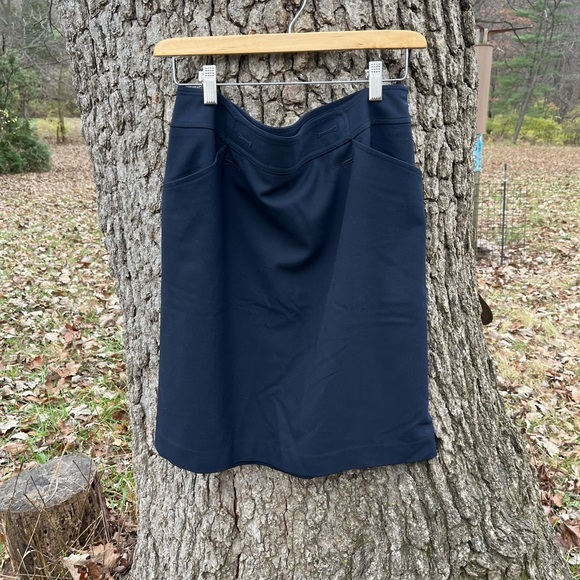 Ann Taylor Dresses & Skirts - ⬇️Price Drop!⬇️ Ann Taylor Faux Button Skirt in size 8